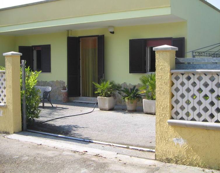 VILLA AL MARE SAN FOCA ( LECCE ) VENDESI  200,000